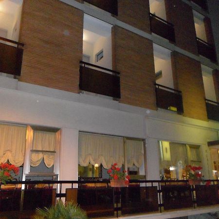 Hotel Galileo リミニ エクステリア 写真
