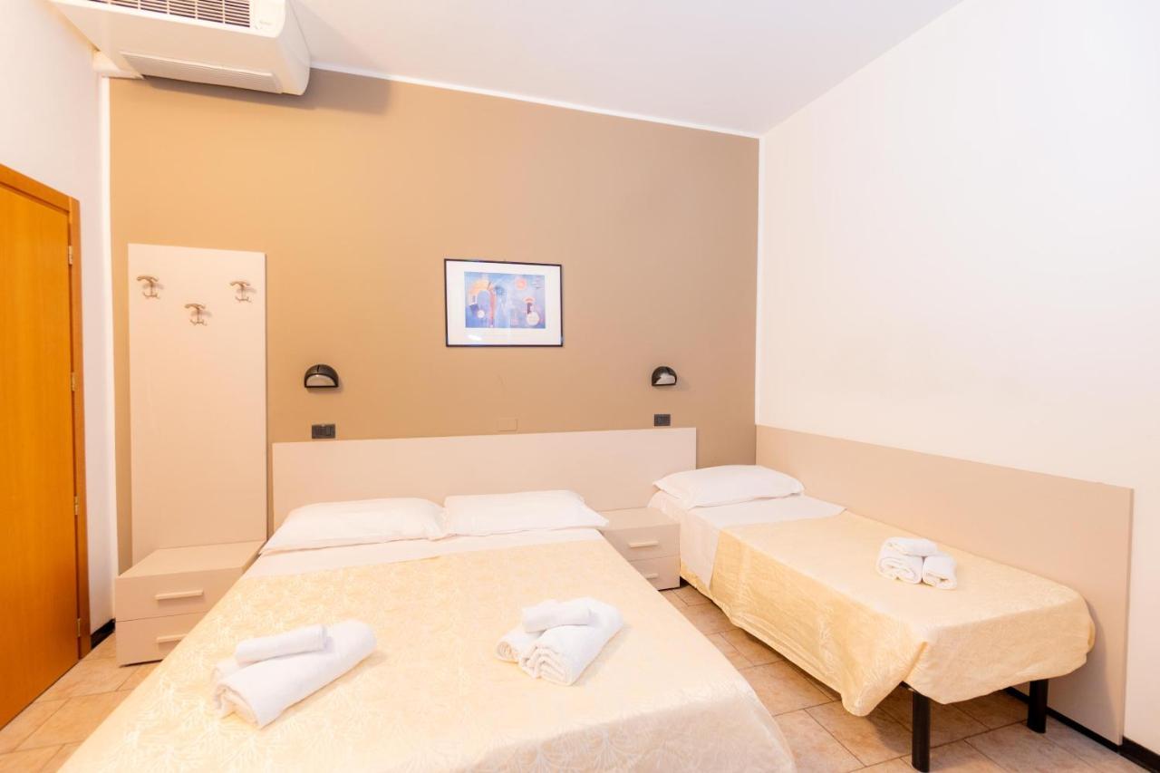 Hotel Galileo リミニ エクステリア 写真