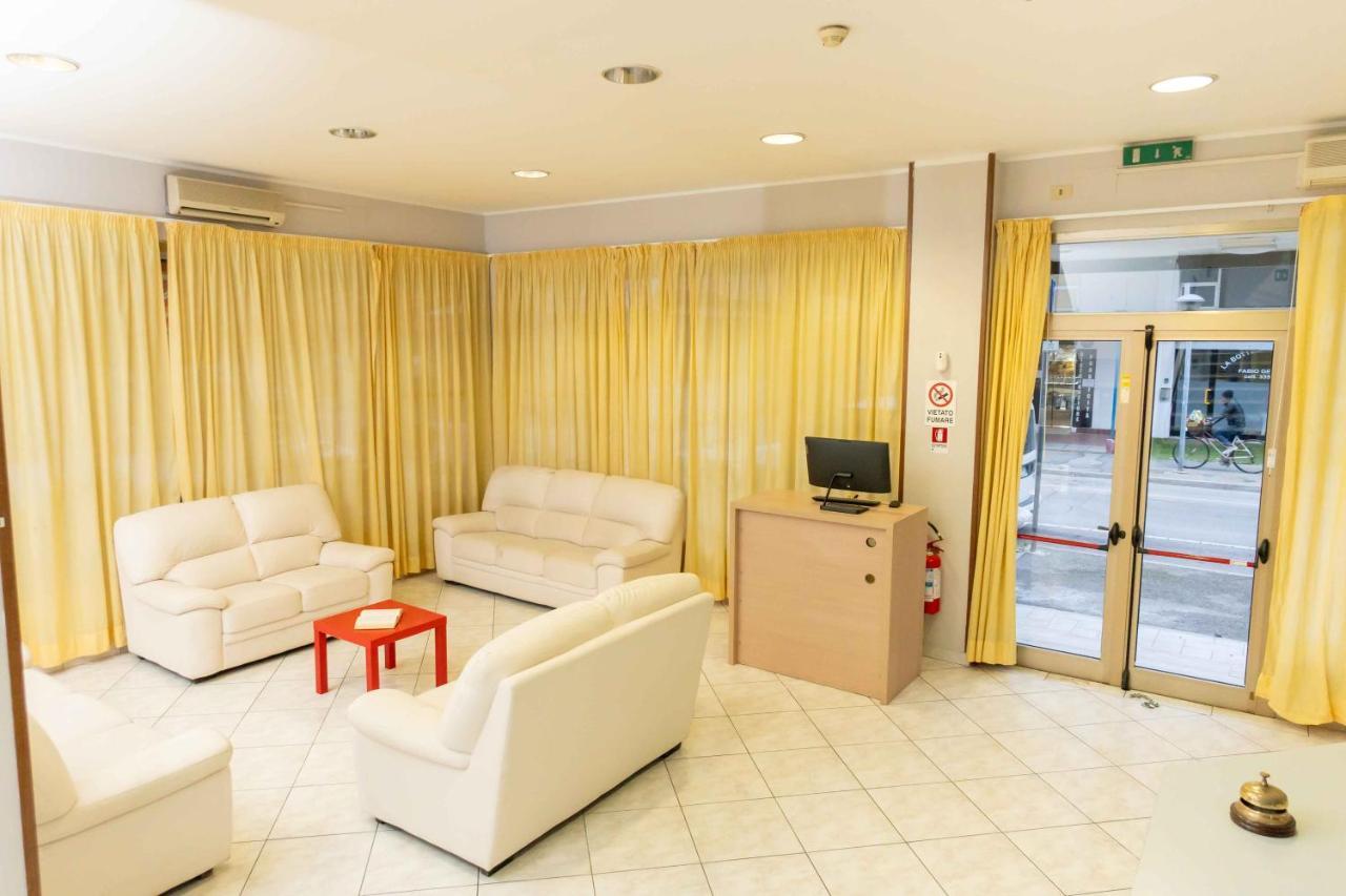 Hotel Galileo リミニ エクステリア 写真