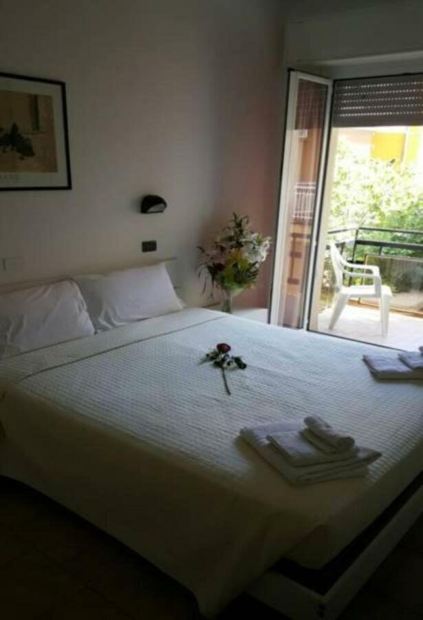 Hotel Galileo リミニ エクステリア 写真